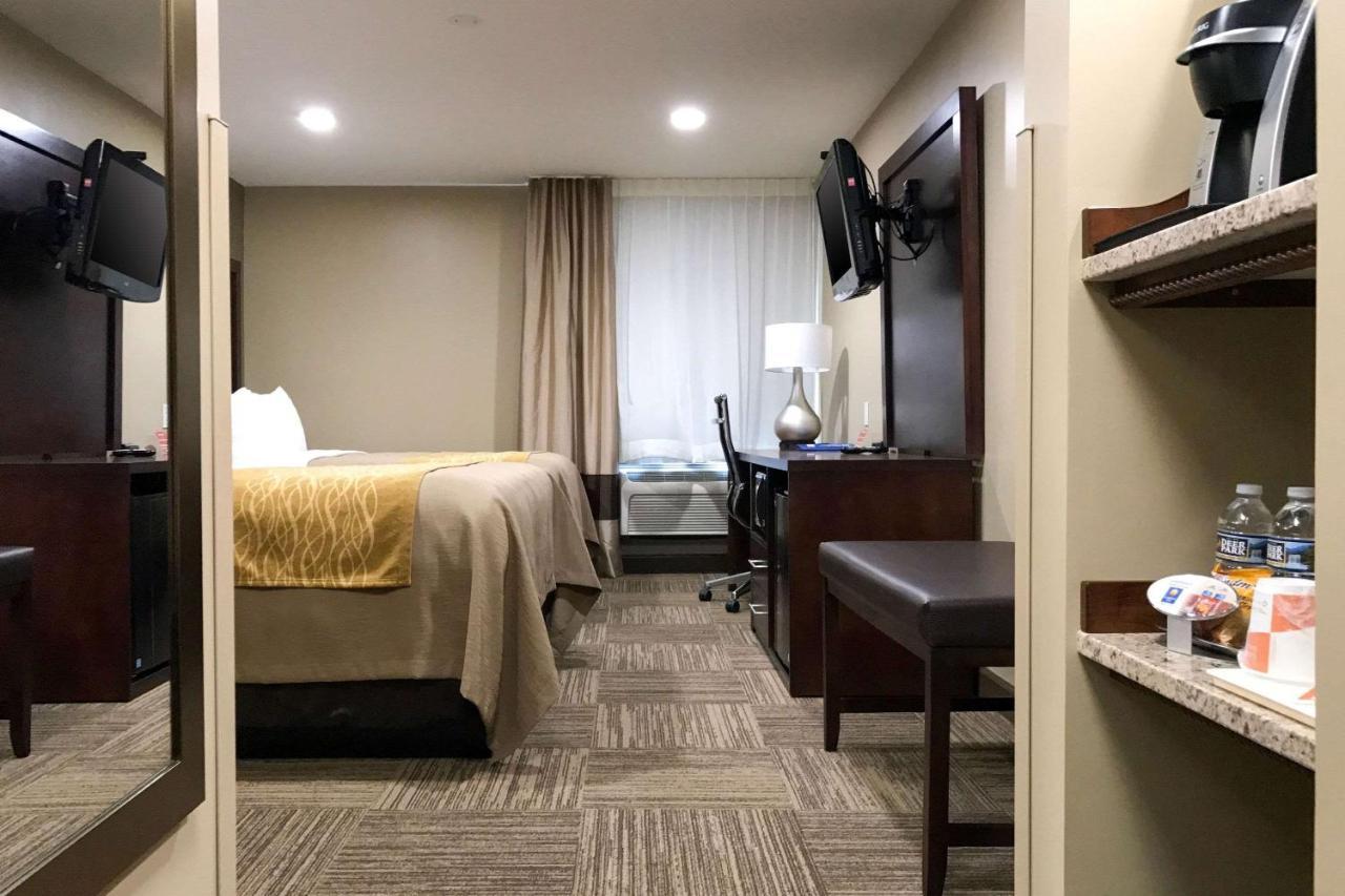 Giles Hotel Inn And Suites Pulaski Екстер'єр фото