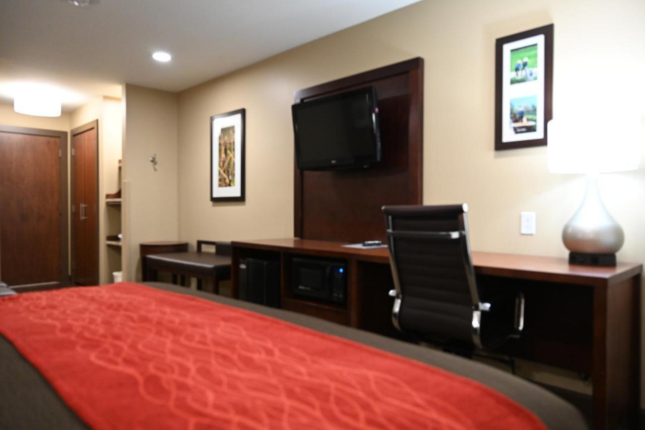 Giles Hotel Inn And Suites Pulaski Екстер'єр фото