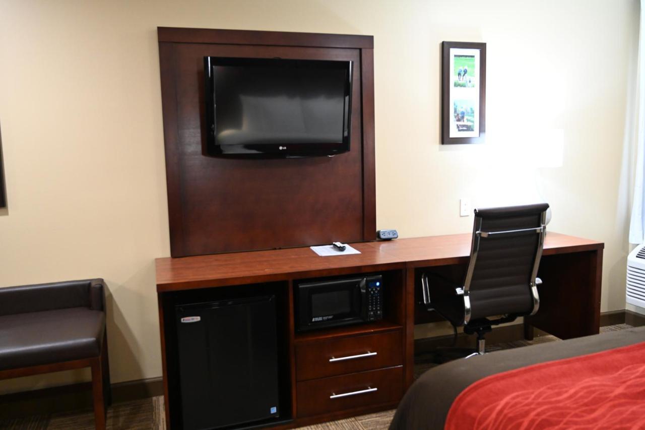 Giles Hotel Inn And Suites Pulaski Екстер'єр фото