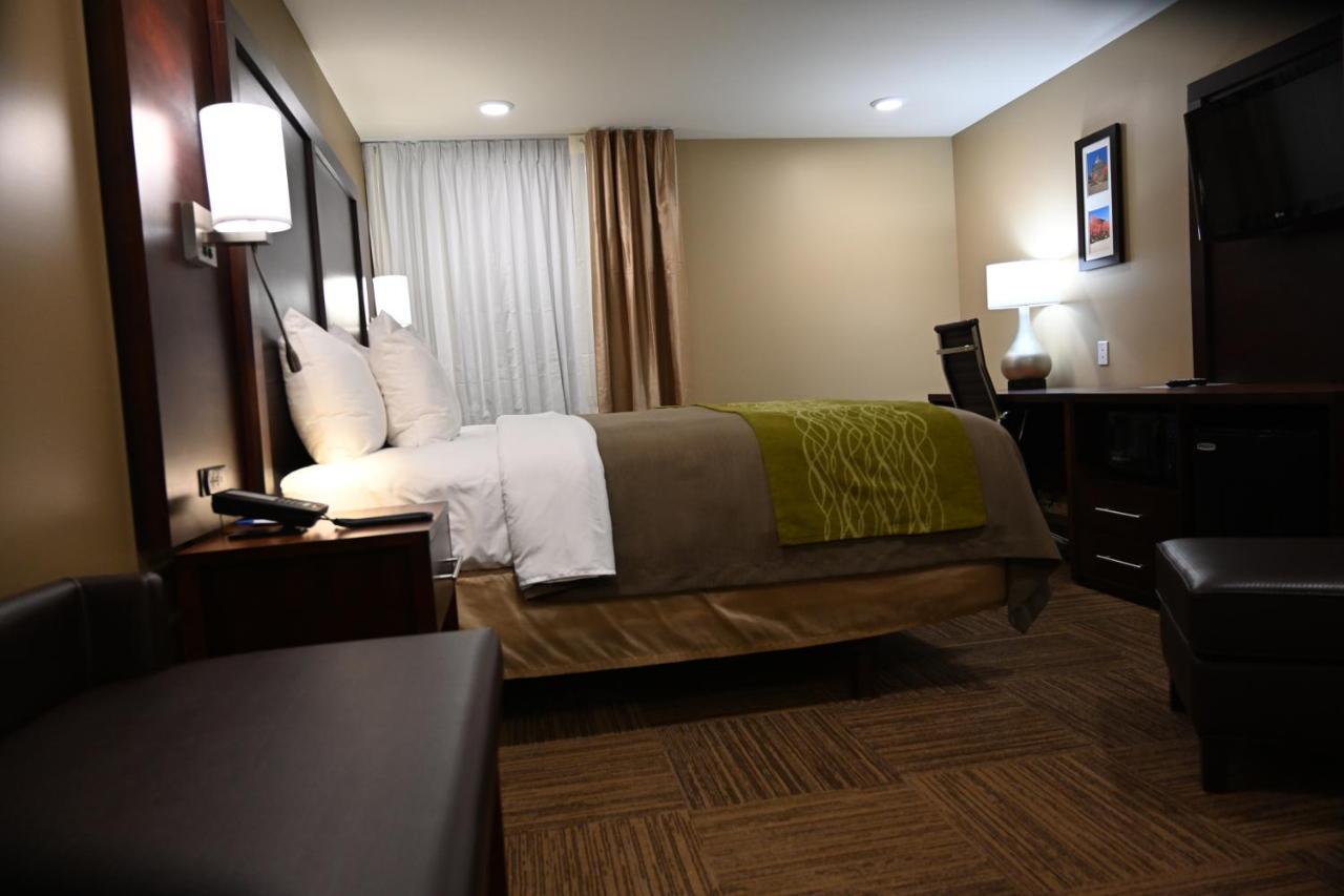 Giles Hotel Inn And Suites Pulaski Екстер'єр фото
