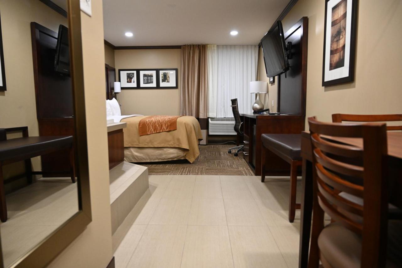 Giles Hotel Inn And Suites Pulaski Екстер'єр фото