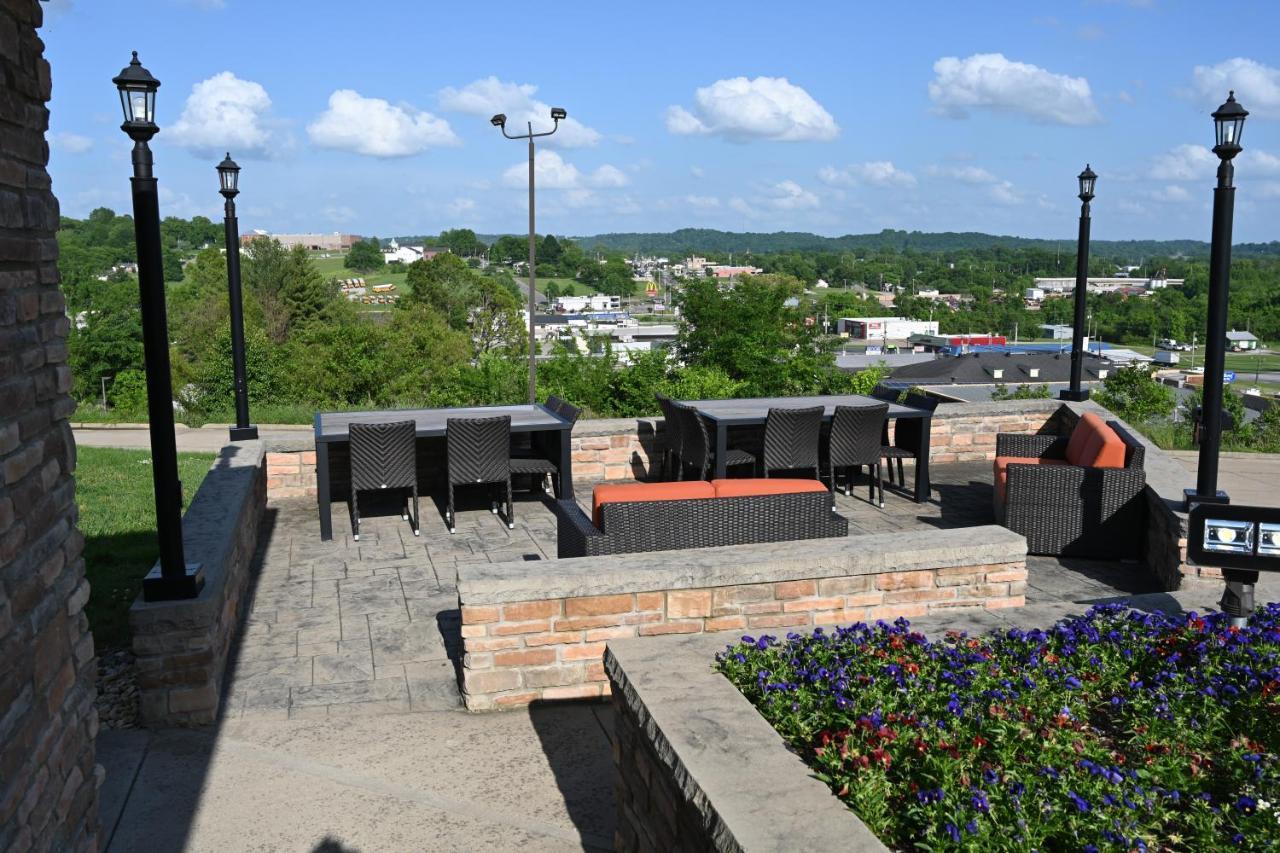Giles Hotel Inn And Suites Pulaski Екстер'єр фото