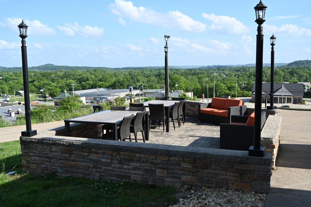 Giles Hotel Inn And Suites Pulaski Екстер'єр фото