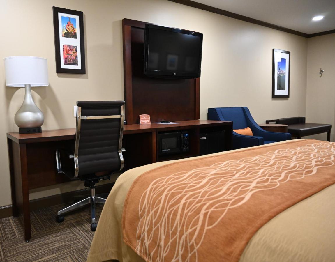 Giles Hotel Inn And Suites Pulaski Екстер'єр фото