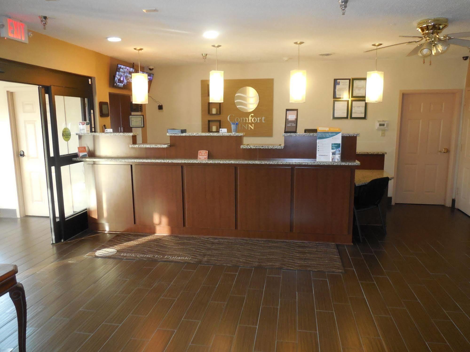 Giles Hotel Inn And Suites Pulaski Екстер'єр фото