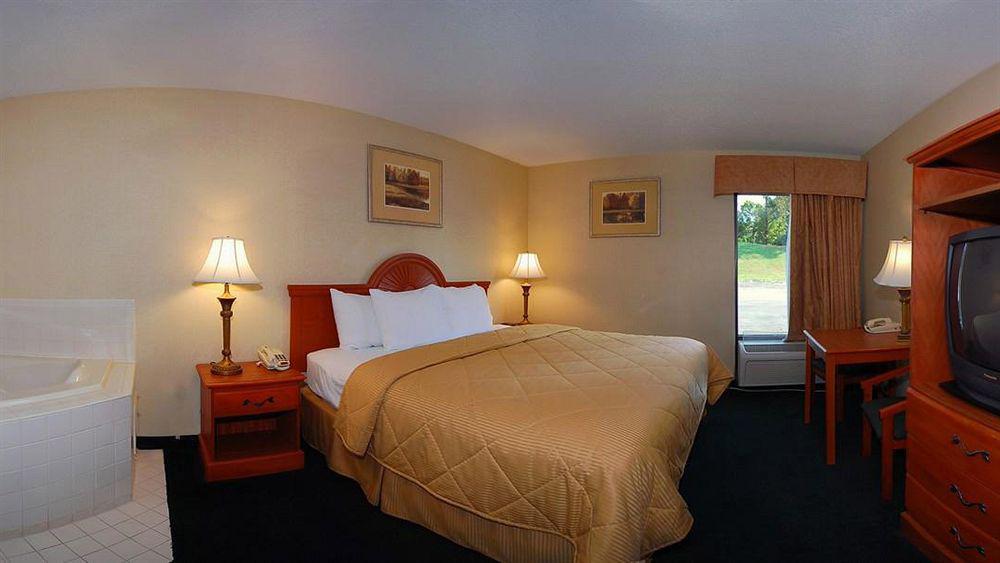 Giles Hotel Inn And Suites Pulaski Екстер'єр фото